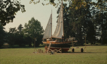 The Boat on the Grass (1971) download