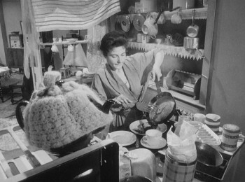 Woman in a Dressing Gown (1957) download